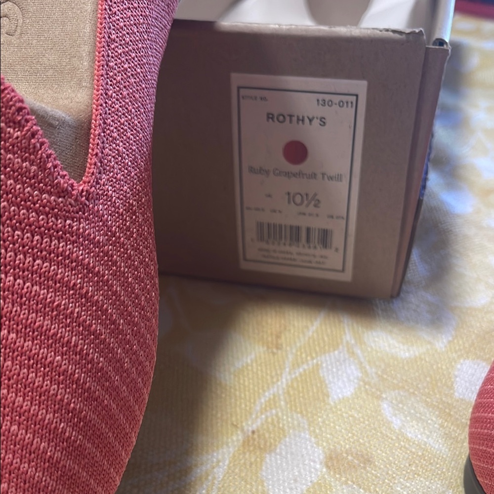 Rothy's Ruby Grapefruit Flats brandnew in the box
